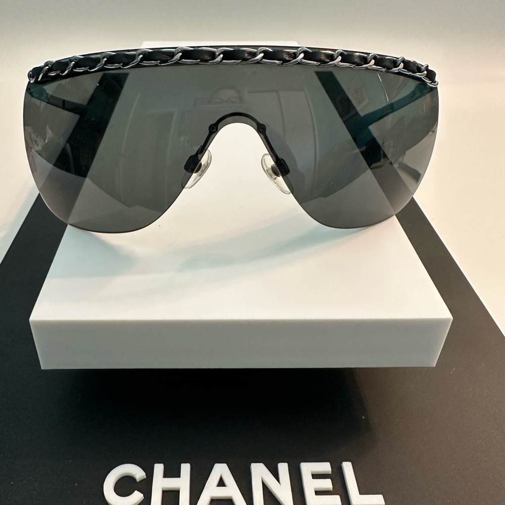 CHANEL Black Sunglasses with Chain Accent
